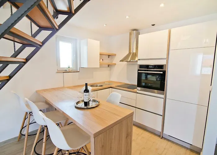 Daniela Appartamento Jezera